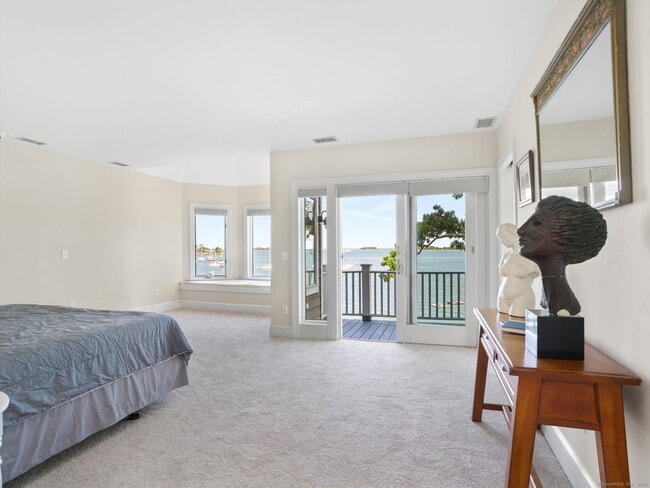 Building Photo - 3 E Beach Dr