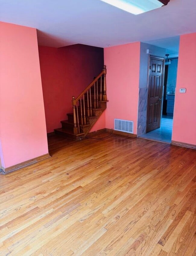 Building Photo - 2017 Pine St