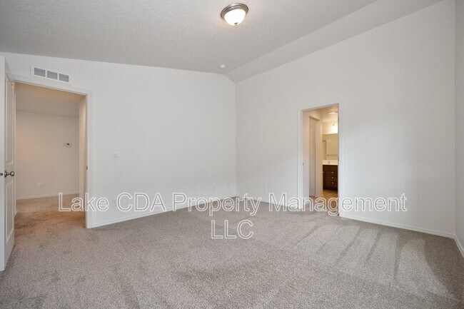 Building Photo - 12335 Gipper Loop