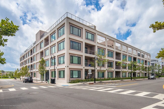 Building Photo - 601 Heck St
