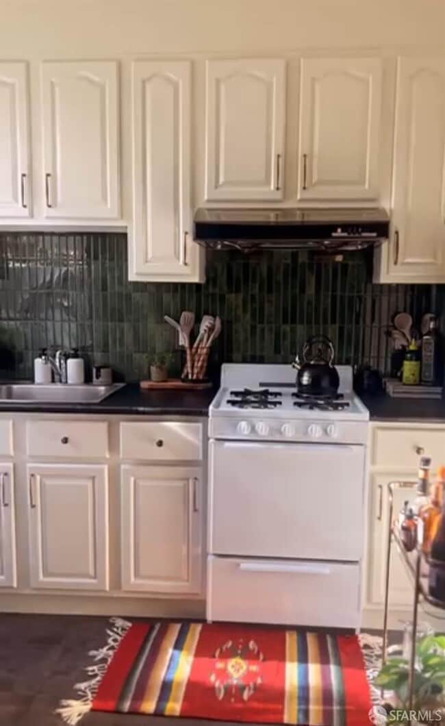 Building Photo - 363 22nd Ave