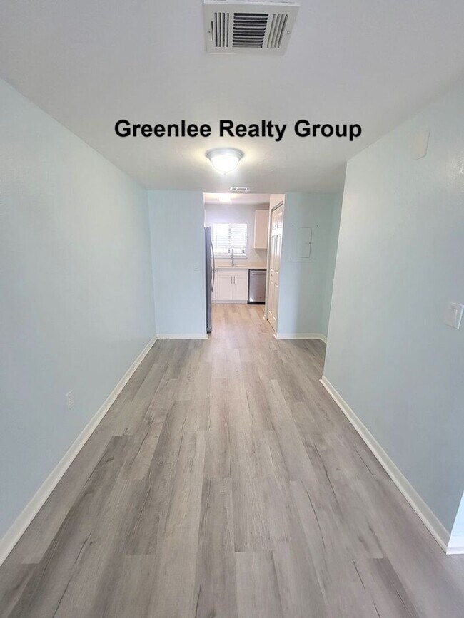 Building Photo - Don't miss this beautiful, peaceful, updat...