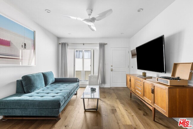 Building Photo - 1929 Tamarind Ave