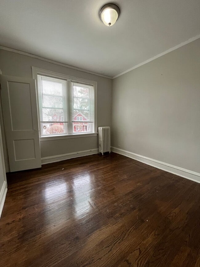 Building Photo - 1527 Greenleaf St