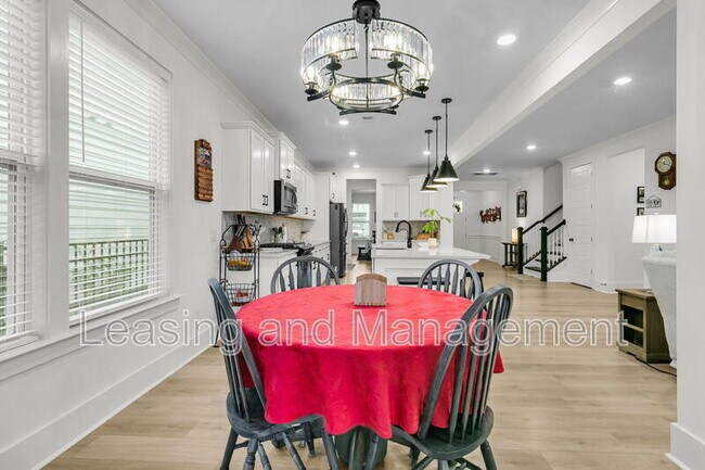 Building Photo - 245 Summer Tanager Dr