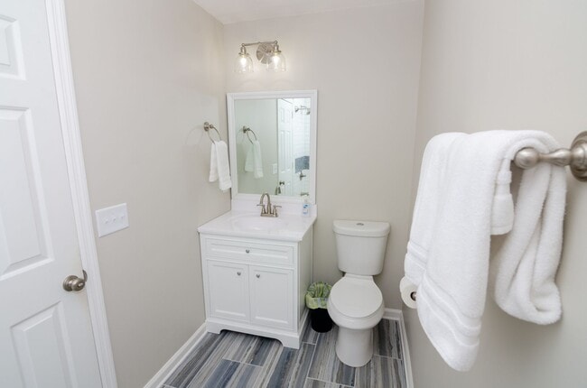 Building Photo - 306 Wedgewood Ct