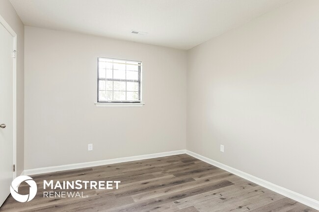 Building Photo - 803 Melanie St