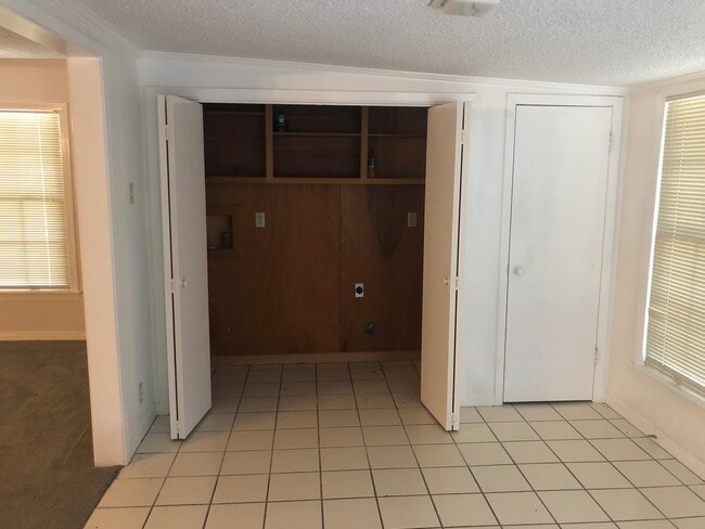 Building Photo - CLOSE TO ACU!  3 BED, 1 BATH!