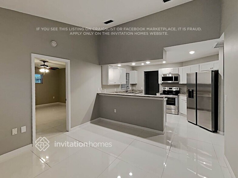Building Photo - 7509 42nd Ct E