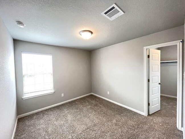 Building Photo - 120 Drifter Ln