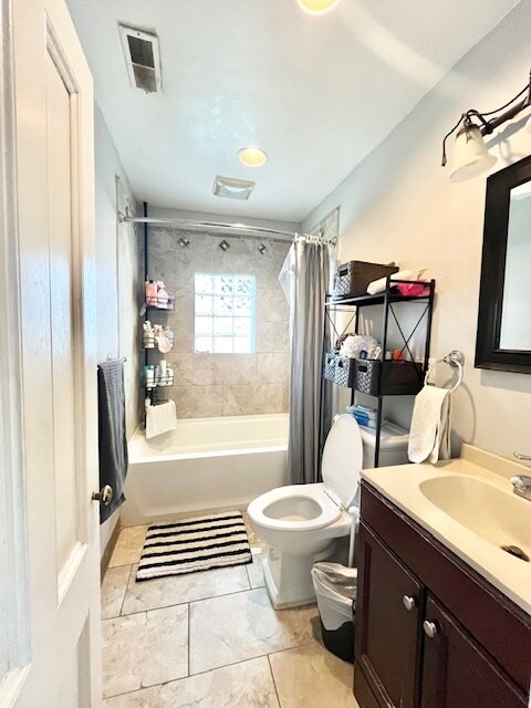 Building Photo - 140 Cedar St