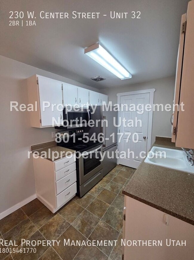 Building Photo - 230 W Center St