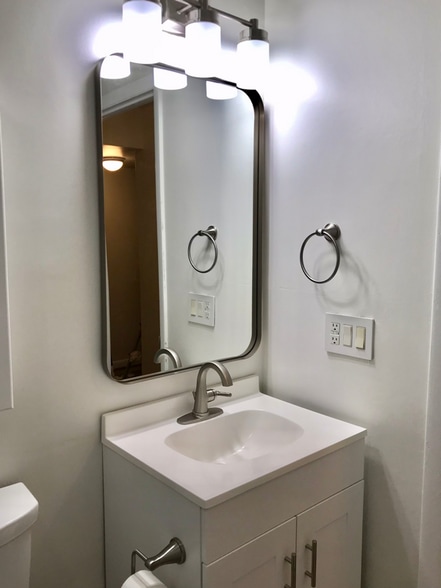 Building Photo - 21 Vaughns Gap Rd