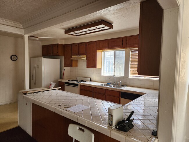 Kitchen - 4910 8th Ave