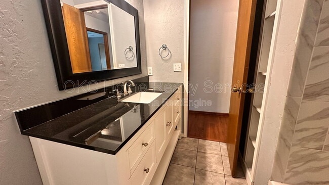 Building Photo - 1210 Glenwood Dr