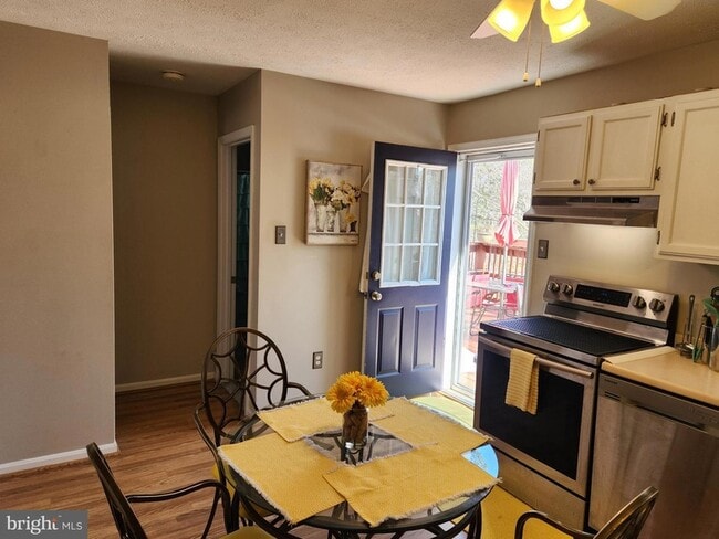 Building Photo - 6345 Piney Ridge Dr