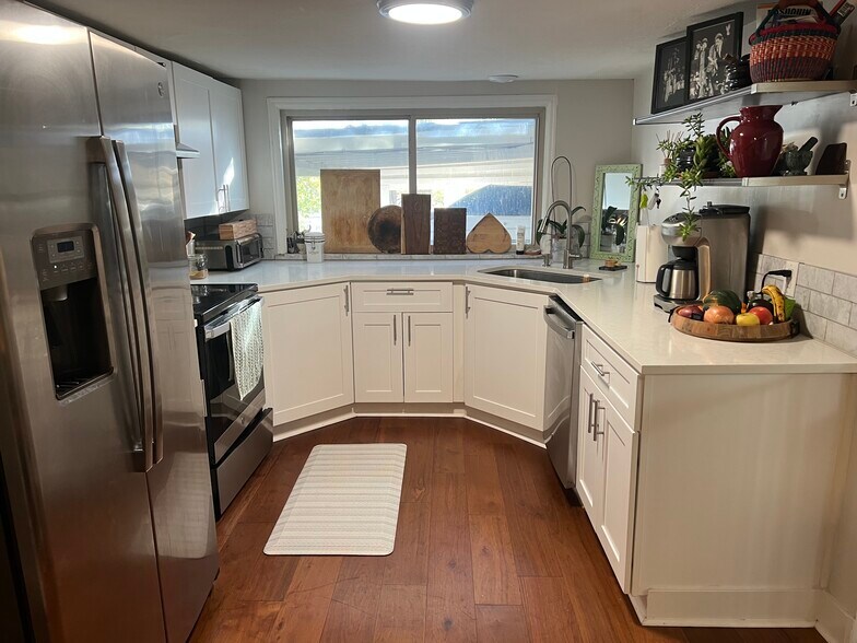 Building Photo - 251 S Quitman St