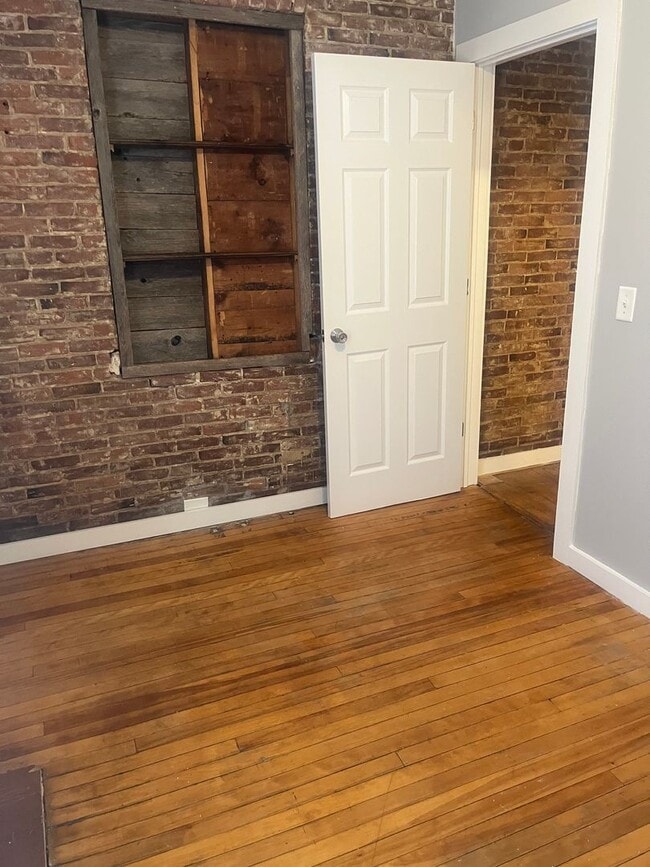 Building Photo - 137 N Winooski Ave