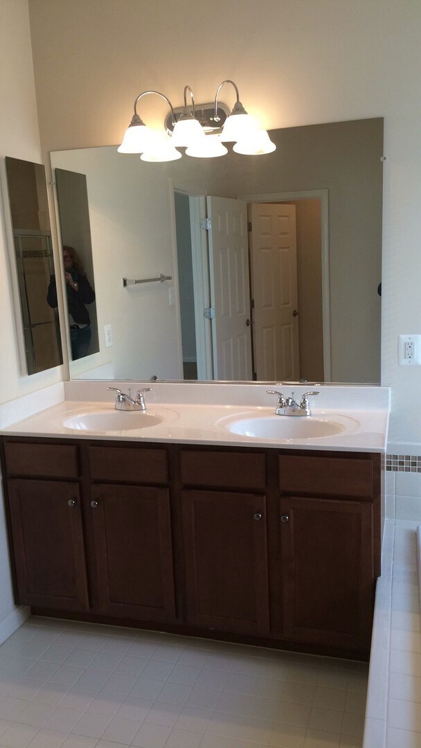 Building Photo - Great Townhouse in Wildewood in California MD