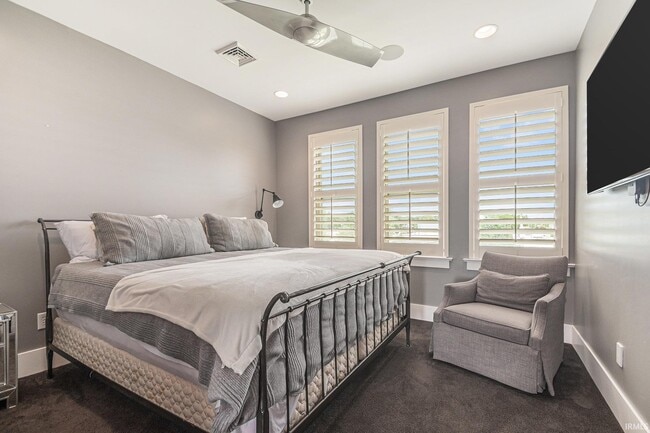 Building Photo - 112 S Niles Ave