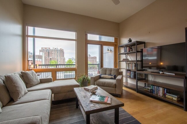 Building Photo - ALL UTILITIES INCLUDED - Furnished Downtown Portland, ME Condo w/ Parking, In-Unit Laundry, Priva...