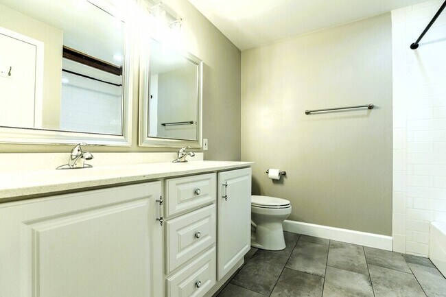 Building Photo - 6832 122nd Ave NE