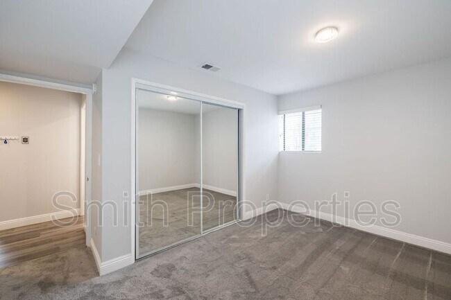 Building Photo - 604 N Irena Ave