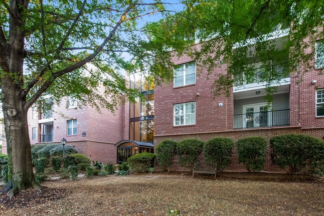 Building Photo - Live in the Heart of Historic Dilworth – W...