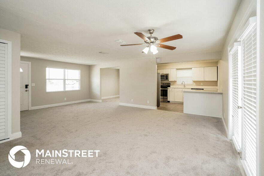Building Photo - 583 Madeira Dr