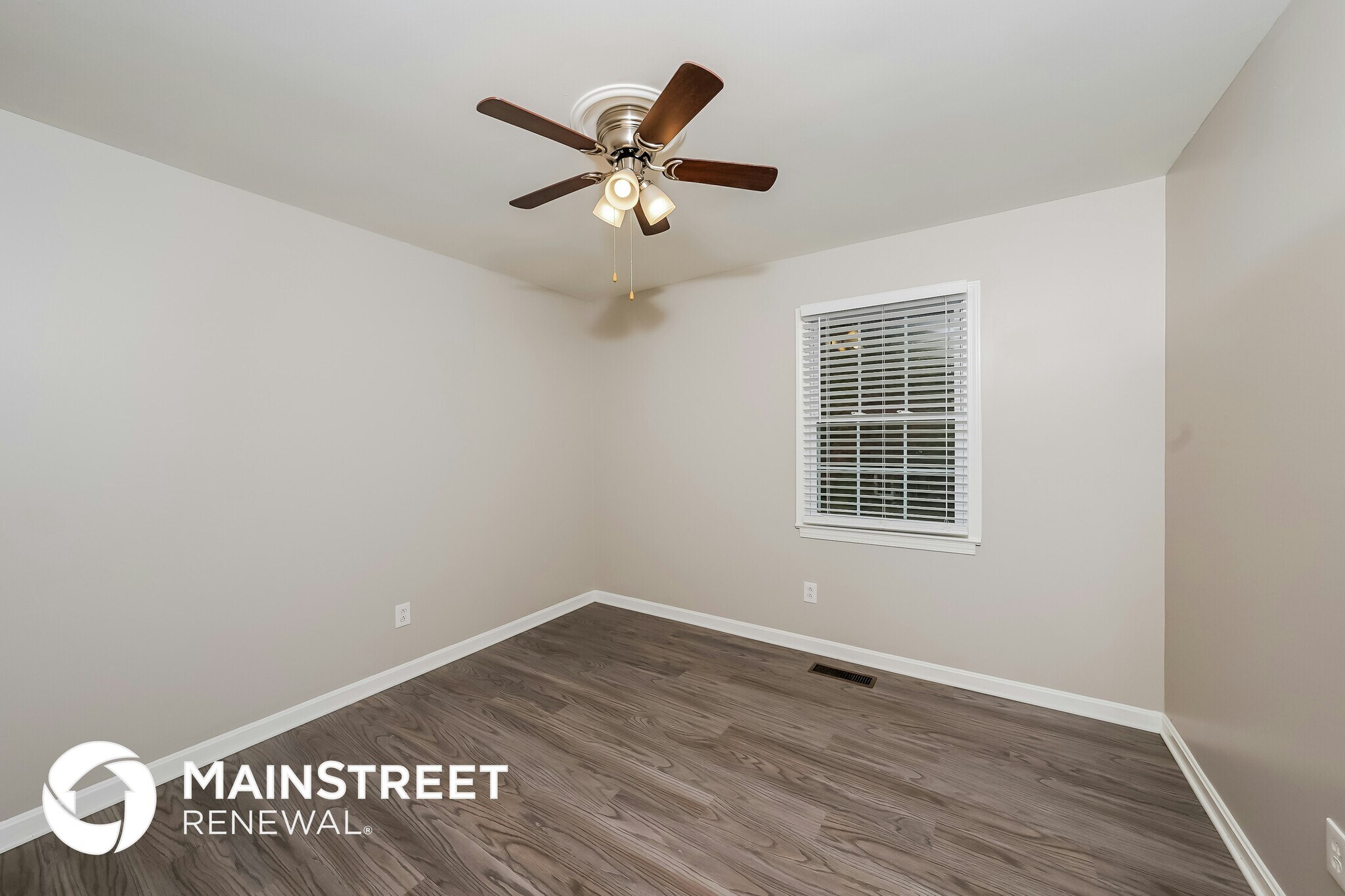 Building Photo - 1516 Highland Dr