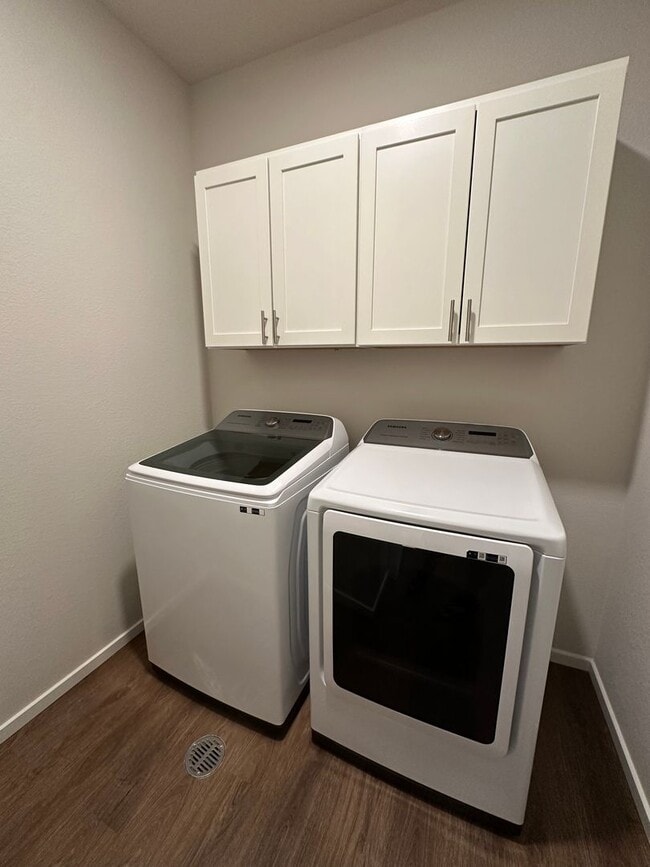 Building Photo - 4888 Denys Dr.