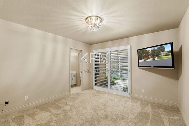 Building Photo - 3342 Cove Cir