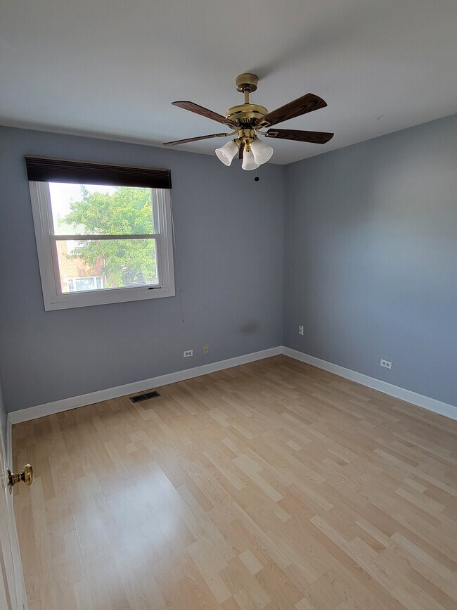Building Photo - 2116 Rugen Rd
