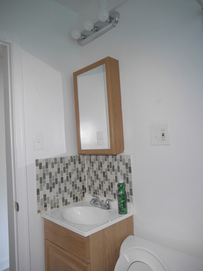 Building Photo - 8007 Garland Ave