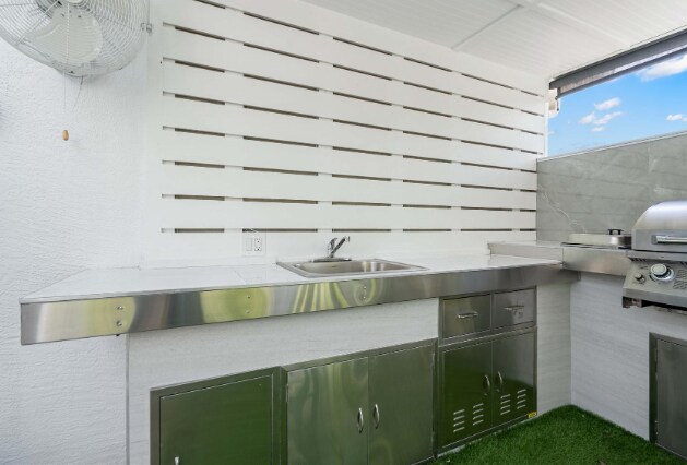 Building Photo - 9905 Woodbay Dr