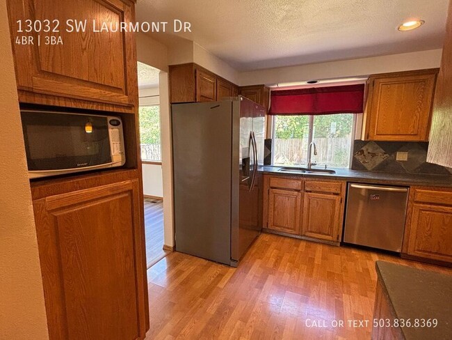 Building Photo - 13032 SW Laurmont Dr