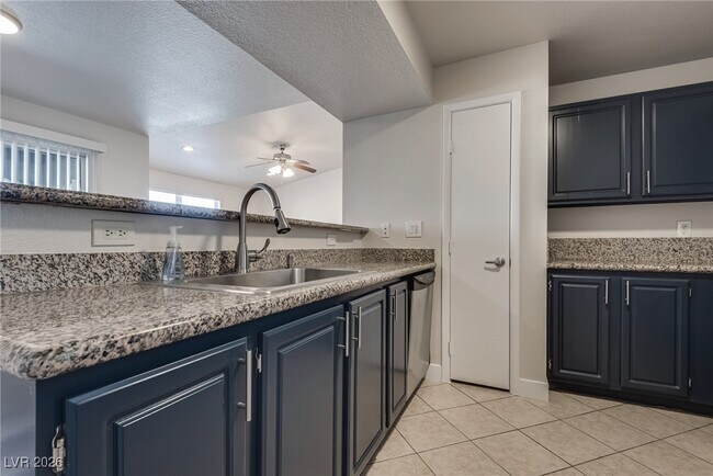 Building Photo - 5055 W Hacienda Ave