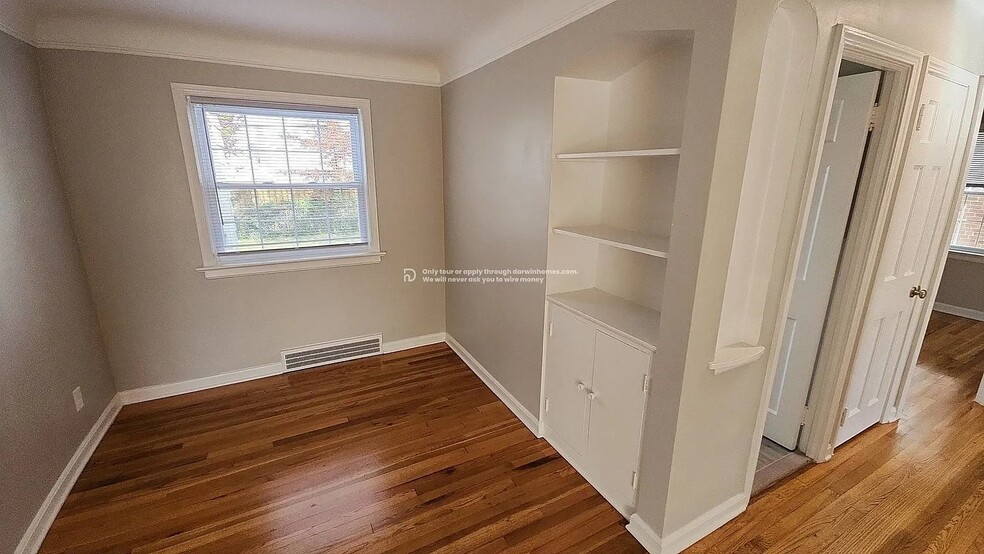 Building Photo - 3965 Warrendale Rd