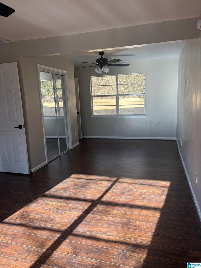 Building Photo - 8227 Country Cir