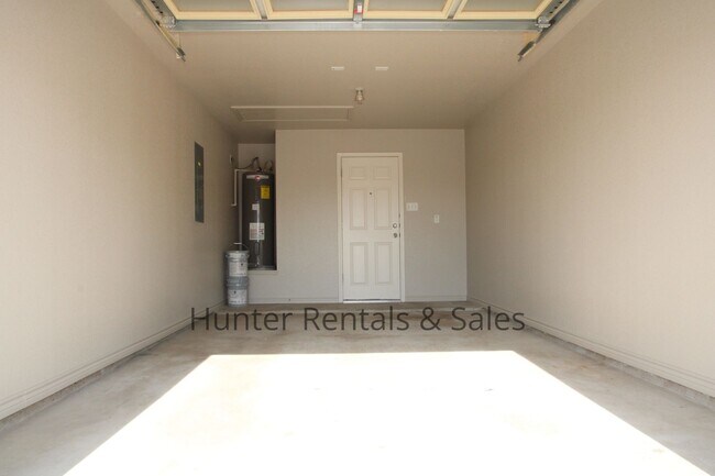 Building Photo - Luxury Duplex Close to Texas A&M-Central Texas