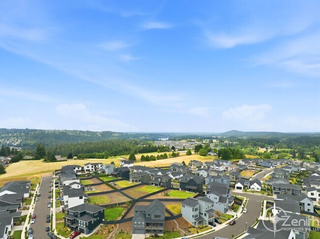 Building Photo - 382 W Fir Lp