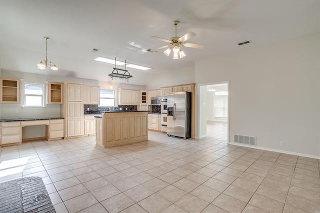 Building Photo - 8612 Woodslane Dr