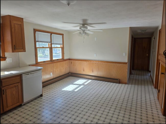 Building Photo - 985 Slater Rd