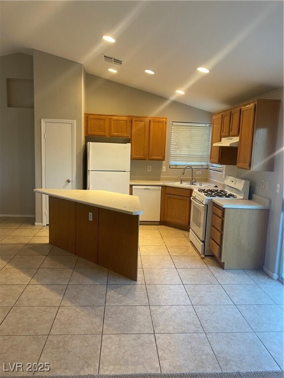 Building Photo - 2616 W El Campo Grande Ave