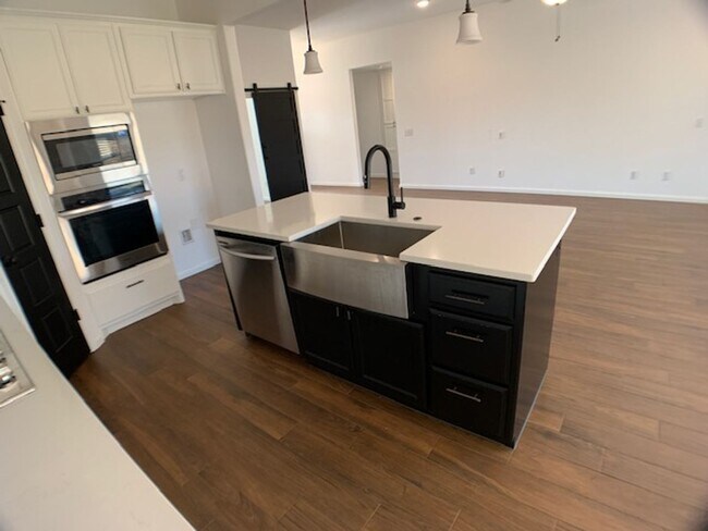 Building Photo - Edmond 3 bed Deer Creek