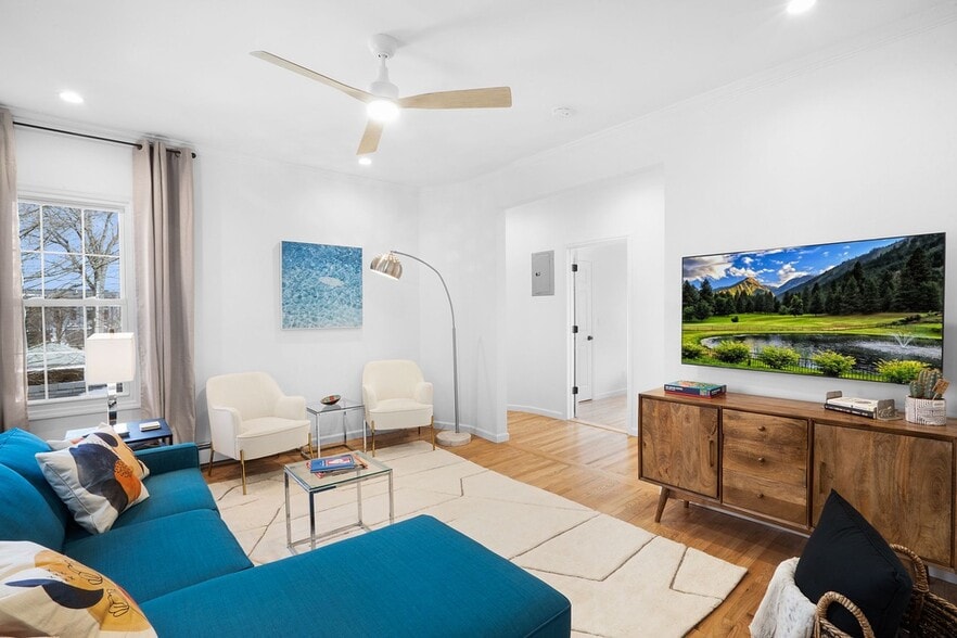 Building Photo - 16 Union St