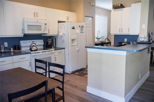 Building Photo - 1572 Canary Island Dr