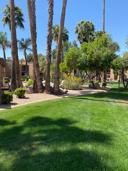 beautifully landscaped - 8256 E Arabian Trl