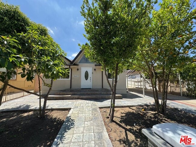 Building Photo - 5049 Hesperia Ave
