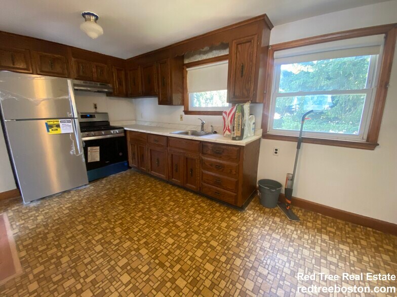 Building Photo - 56 Morrell St